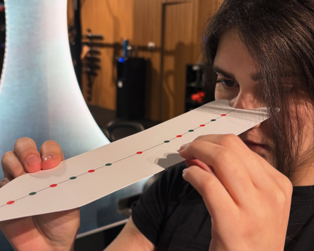 Specialista Isochinetik esegue il test del sistema nervoso autonomo per valutare lo stress cronico.