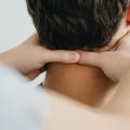 Dolore Cervicale e Stress: Quanto Sono Collegati Davvero?