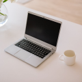 Come Creare una Postazione di Lavoro Più Ergonomica Anche a Casa